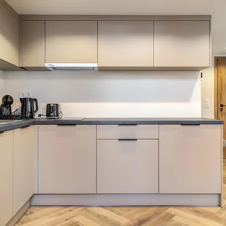 Astoria Premium - R26