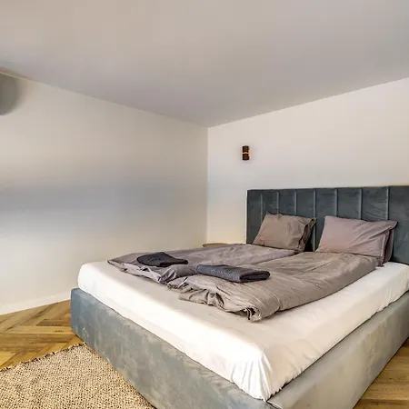 Astoria Premium - R26