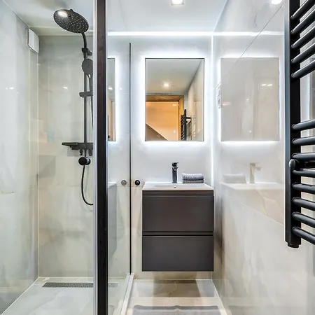 Astoria Premium - R26